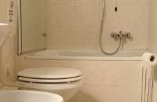 Domus Cassinis Metro and trains at your doorstep - Foto 24