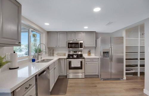 Free heated pool!/Gorgeous 4 BR spring break home - Foto 16