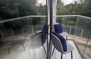 #23 Lux stylish 2 bed 2 bath with balcony NEC n12 - Sleeps 4 - "Perfect for contractors and Families - Free Parking" - Foto 18