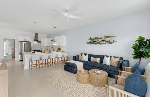 Oceanfront Oasis BBQ Patio, Free Dock, Pool and Secret Speakeasy - Foto 32