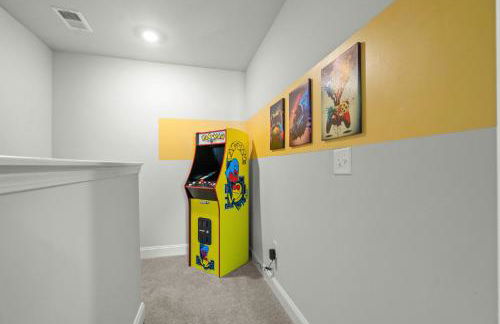 Little River 3BR Villa with Outdoor Movies & Fire Pit, Indoor Fire Place, Arcades, & Beach! - Foto 36