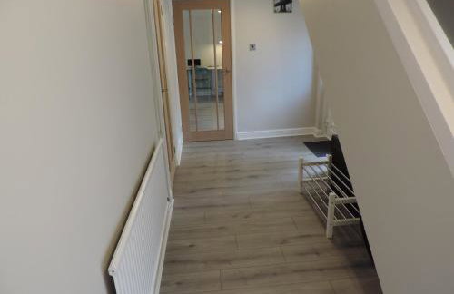 5 Bed Camberley Airport Accommodation - Foto 9