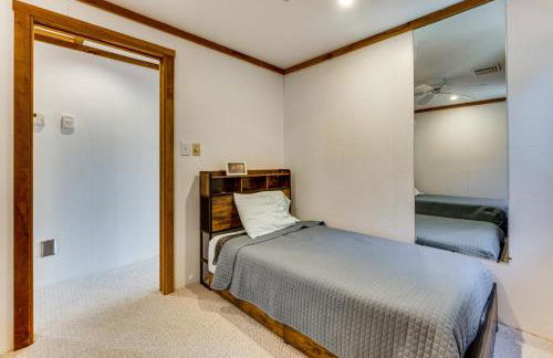 Resort-Style Community! Quechee Chalet with Deck - Foto 29