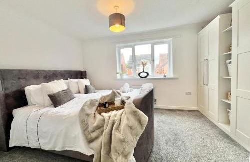 Contemporary 4-Bed home for Contractors & Families - Foto 4