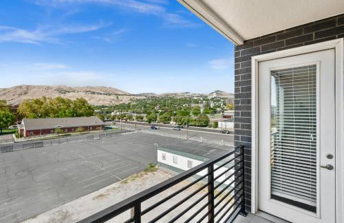 Modern Downtown 2BR 2BA Near Delta Center with Fire Pit BBQ and City Views - Photo 36