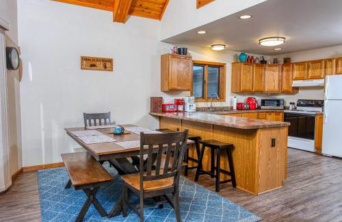 Cabin in the Woods by Simple Life Rentals - Foto 4