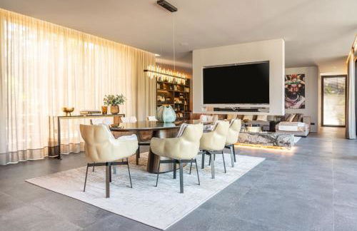 Luxury 5-Bed Beach Villa in Cala Vinyes - Foto 7