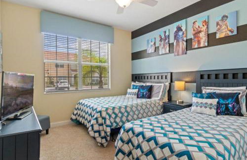 Spacious Vacation Home with Pool & Jacuzzi Near Disney - Foto 23