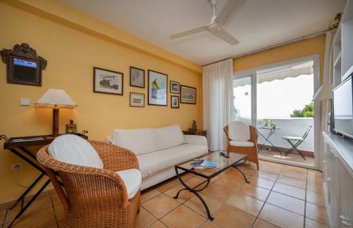 SOLETE - Apartamento con vistas, acceso directo al mar, piscina y parking by Redi - Photo 18