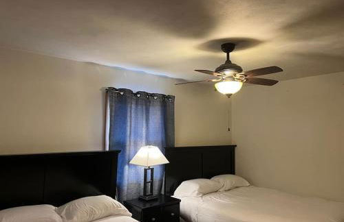 Prime Location Amazing Unit Close to Downtown - 2 queen beds - Photo 8