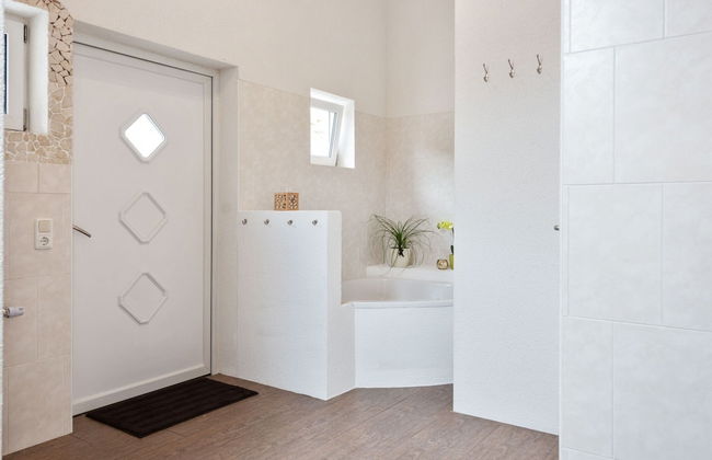 Modern Holiday Home in Pinsdorf With Garden - Photo 54