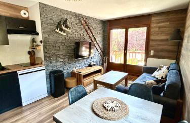 Appartement rénové au pied des pistes avec piscine, sauna, linge inclus et animaux acceptés - Foto 1