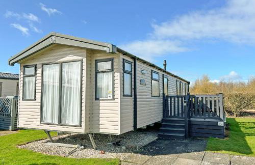 40 Beech Grove - Photo 1