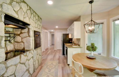 Stunning Dillard Home with Yard in Sky Valley! - Foto 8