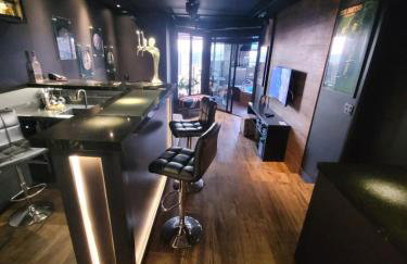 Morumbi, Apartamento Pub, SPA com hidromassagem, PISCINA Aquecida PRIVATIVA, LAREIRA, tudo que você precisa para descansar, trabalhar ou realizar aquela comemoração! Com total conforto e PRIVACIDADE! O Apt Nota 10 de SP! - Foto 67