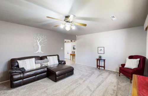 Farmington Family Home with Private Patio - Foto 11