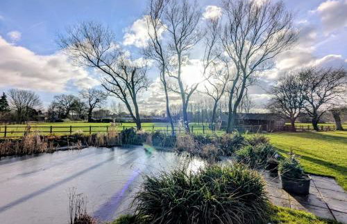 Luxury 2 Bed Cottage with Log Fire Hot Tub & Sauna - Foto 36