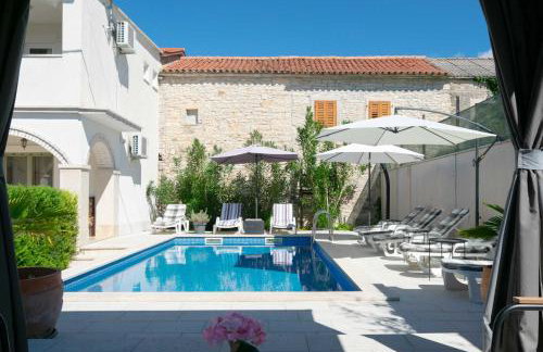 Villa Martin - Countryside Retreat with Pool & Pavilion - Foto 9