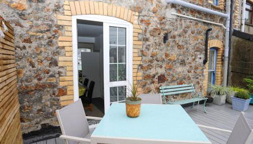 Harbourside Apartment - Photo 3