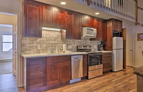 Fireplace and Stream Access Cozy Grand Lake Retreat - Foto 7