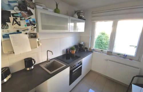 "GREENSUN-HOMES" Messe, Flughafen und Zentrums nah, Ruhig, Modern, schnelles WLAN, Balkon und Küche, freies Parken, 4 Schlafplätze möglich - Photo 7