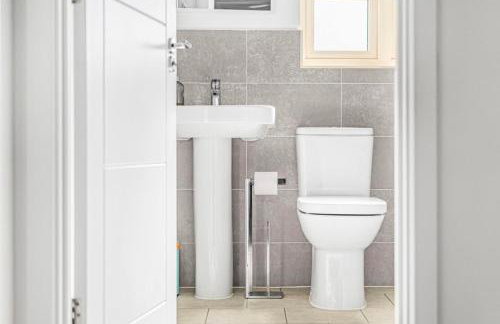 Contemporary 3 Bedroom home in Launton Village - close to Tythe Barn, Bicester Shopping & Bicester Heritage - Foto 28