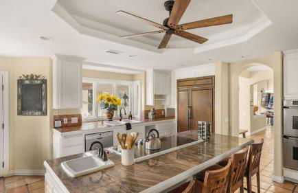 Private Estate w Pool Hot Tub Fire Pit Near Encinitas The Ranch by AvantStay - Foto 16