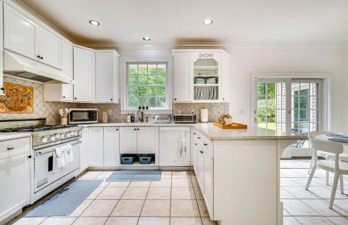 Serene Hudson Valley Escape with Pool and Grill - Foto 2