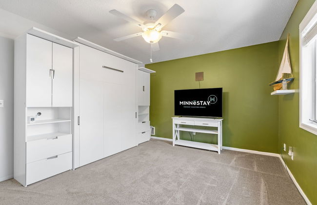 The Giraffe House - Photo 44