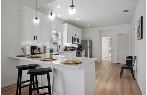 Peaceful Stays with Easy Access to Downtown - Foto 10