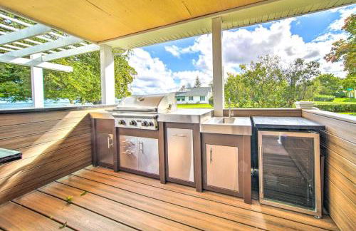 Private Waterfront Lake Erie Home with BBQ Patio - Photo 32