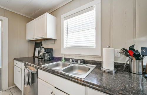 Beach lovers dream come true walking distance to the sandy shores - Foto 16