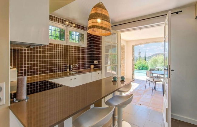 Villa in Cavalaire With Sea View & Pool - Foto 8