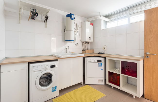 JOIVY Sleek House W/Balcony & 2 Terraces In Porto - Foto 26