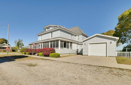 Dom Rodzinny Lakeview Getaway - Walk to Lake Huron - Photo 29