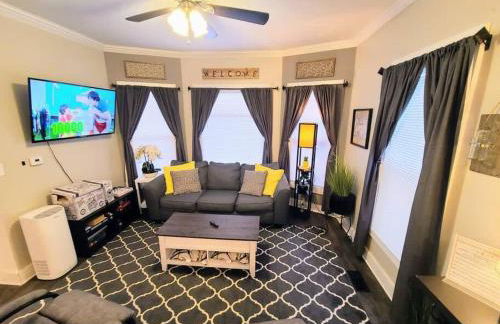 Downtown Kzoo with 3rd Floor Arcade Room - Foto 42