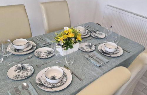 2 Bed-Sleeps 5-Parking-Sea View - Foto 6