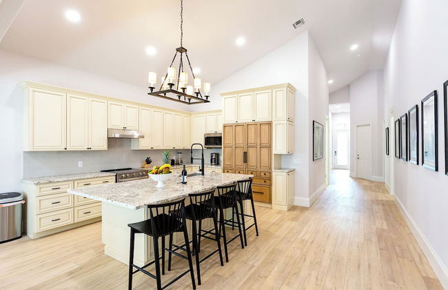 Imola: Newly Remodeled Pool Home Minutes from Vanderbilt Beach. Family-Friendly Retreat with 4 BR, 3.5 Bathrooms, and Private Screened Pool. Perfect Location Near Mercato and Naples Attractions - Foto 16