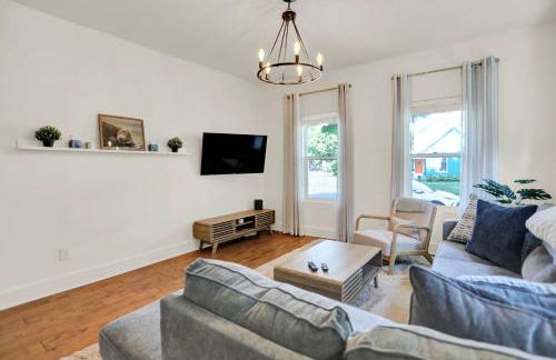 Fountain Square Gem with Rooftop Patio & Fire Pit- Family Friendly - Foto 7