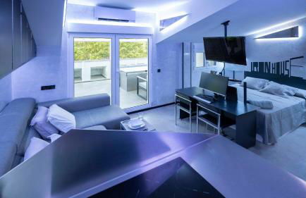 Iron House - Penthouse with Bathtub in Golden Mile & Roman Bridge - Foto 12