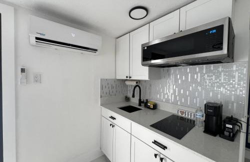 AMIRI Hollywood 5 mins from Hard Rock Stadium & The Guitar - Foto 9