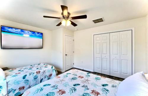 Beach House Cape May just 1 block from the Bay & a Short 5 minutes walk, Sleeps 19 - Foto 23