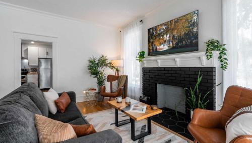 Symphony at The Key - 7BR Mansion , 1mi to UF & DT - Photo 2