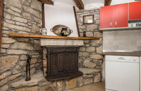 2 Bedroom Cozy Home In Jurdani - Foto 19