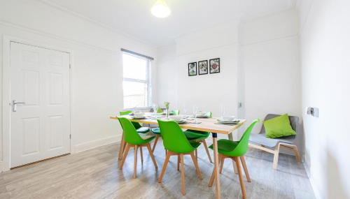 Jasmine Villa B - Ideal for QMC & Uni - Free parking - Foto 5