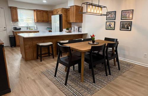 Aubie's Hangout - Walk to Downtown & Campus! - Foto 18