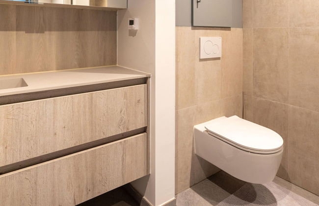 Modern Villa w/ Private Yard - Foto 26