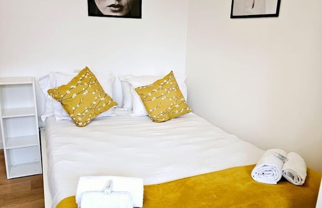 Bright 2 bedrooms flat w parking&balcont - Foto 2