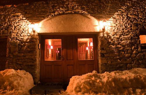 Aux grandes cours - Photo 1