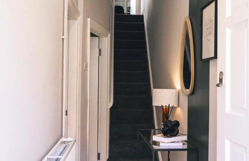 Spacious Stylish Home with FREE Parking 10 Mins to Manchester Centre & AO Arena Ideal for Groups & Long Stays - Foto 12